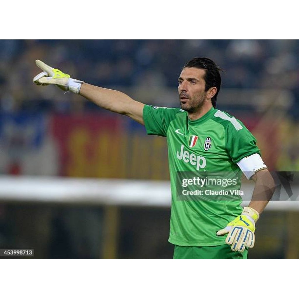 Jersey Juventus kiper hijau