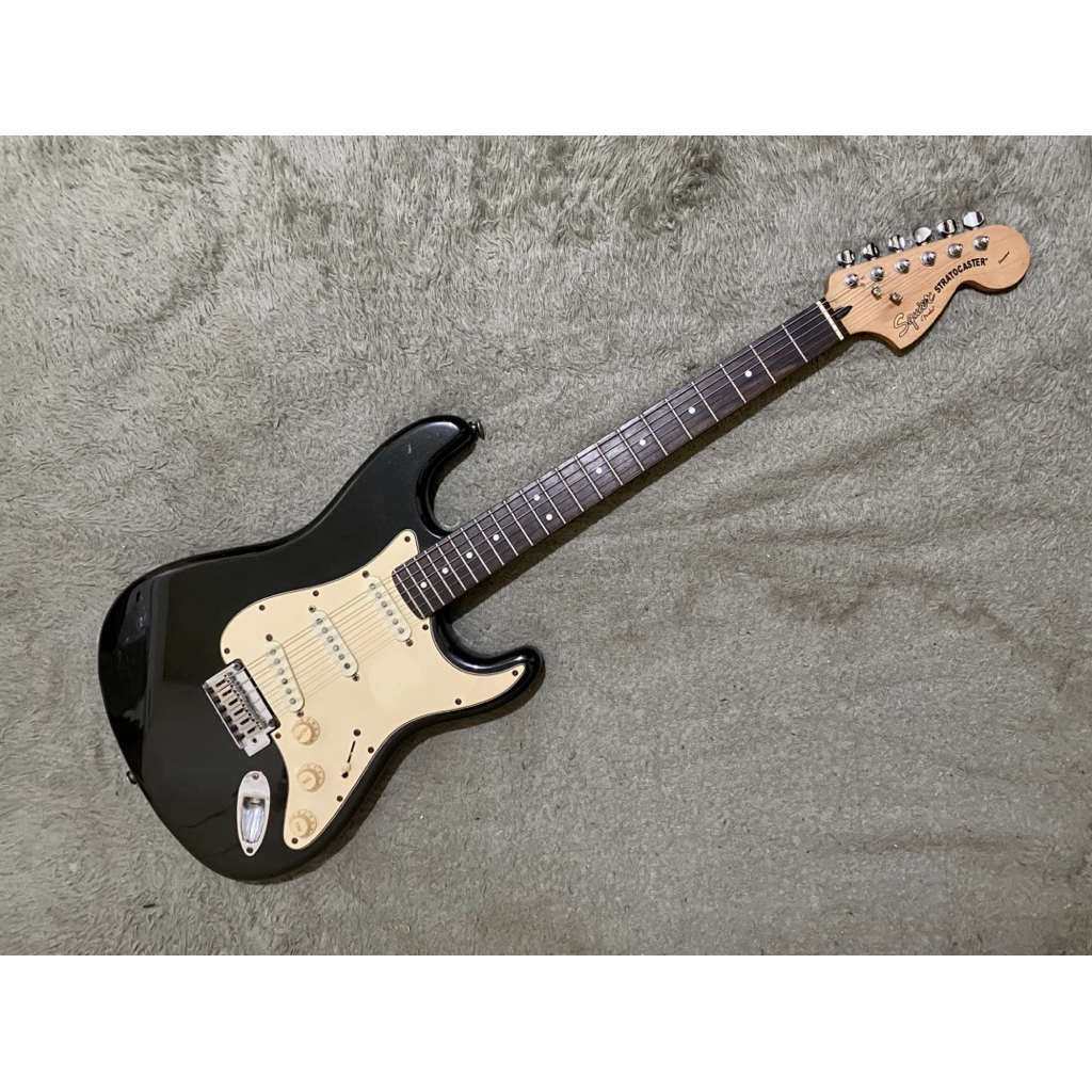 Gitar Squier by Fender Stratocaster Standart Series Original Made in Indonesia