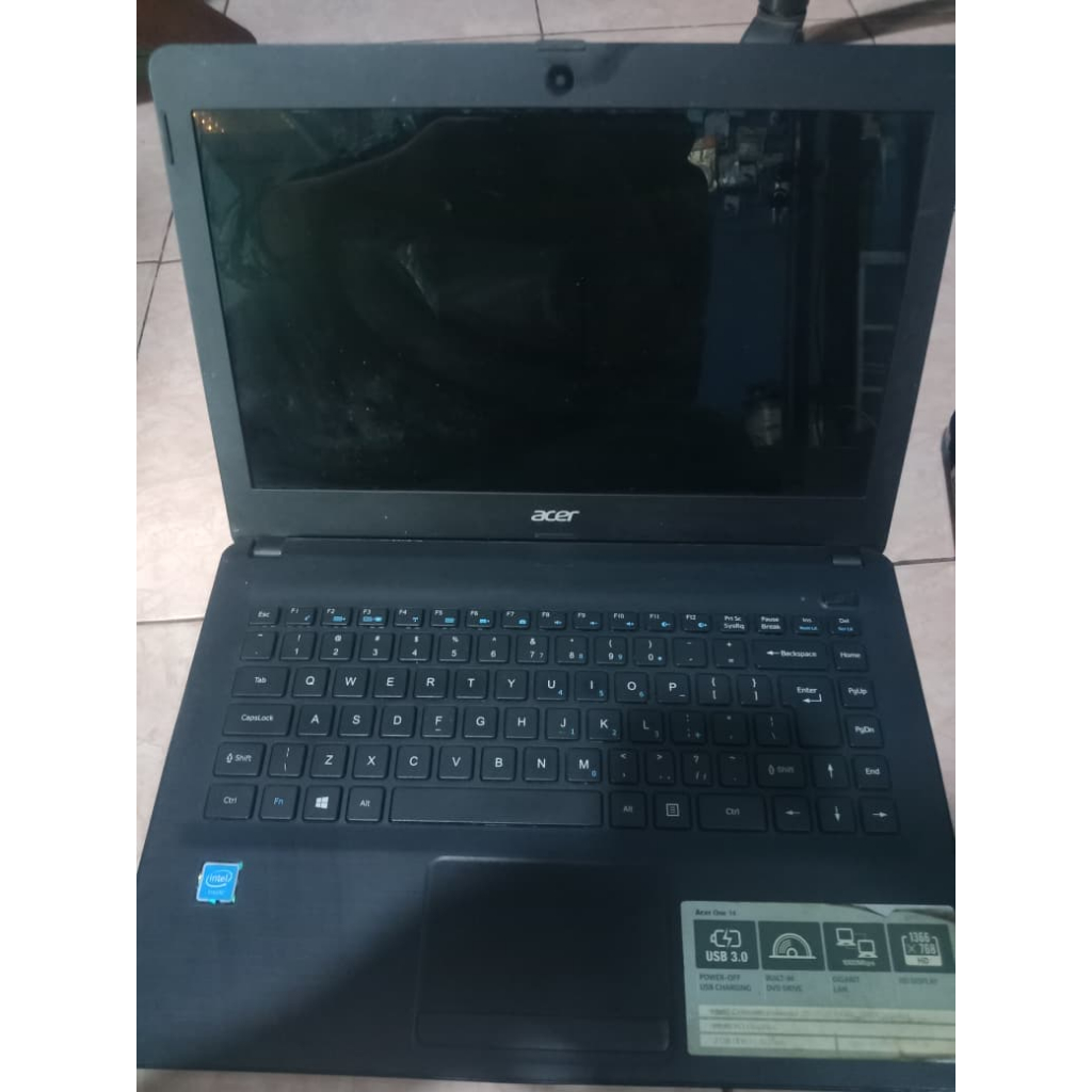 Cassing Laptop ACER one 14