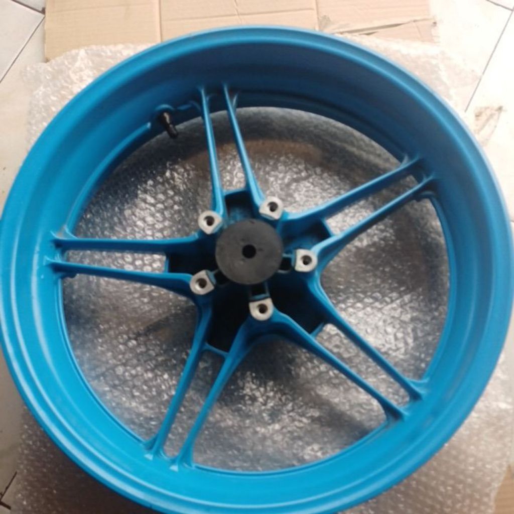 velg pelak belakang yamaha Mx king biru  original