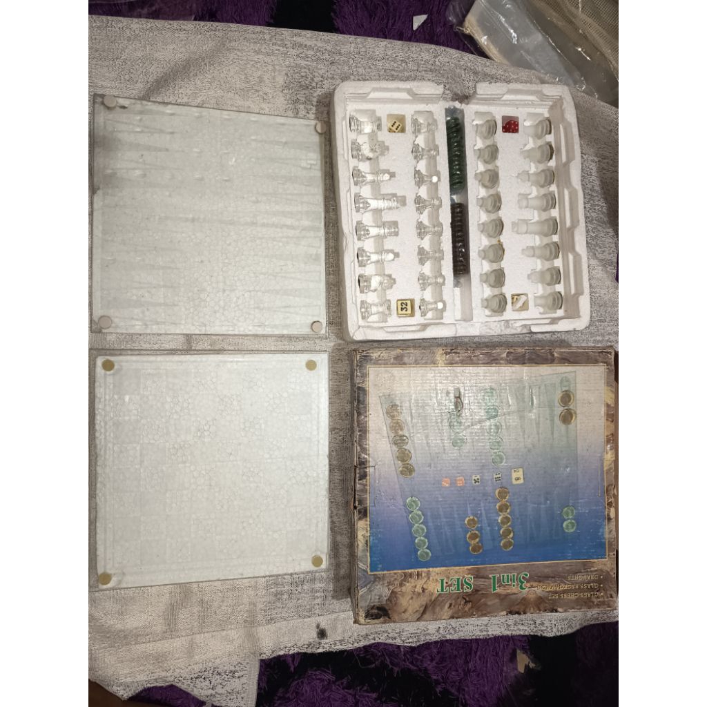 Set catur kristal atau kaca K.SAP