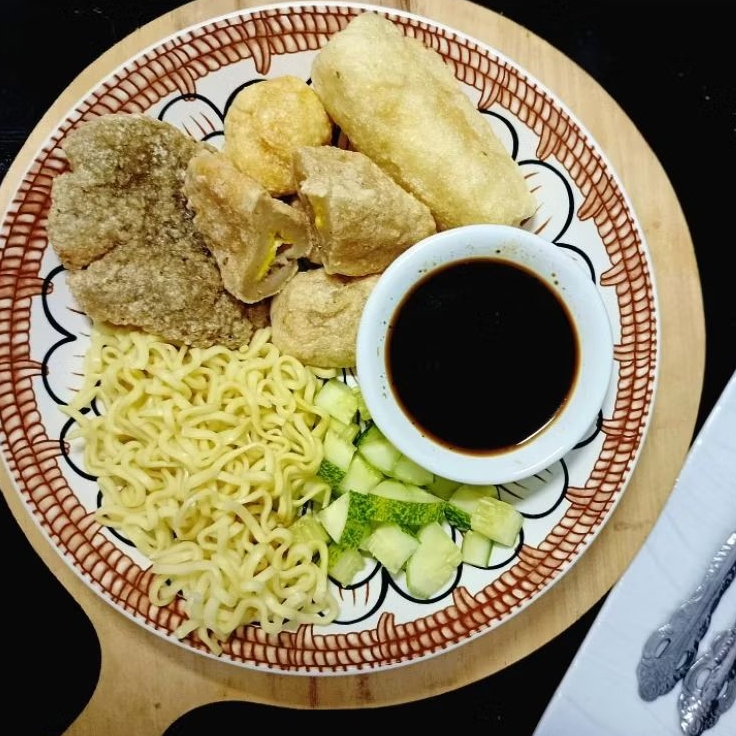 PEMPEK MINI IKAN TENGGIRI FROZEN ISI 10/ pempek palembang