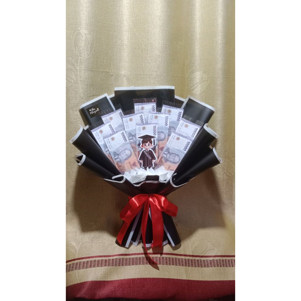 buket uang cowok warna hitam isi uang 10 ribu 10 lembar