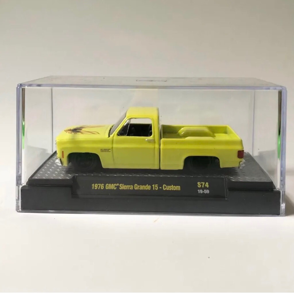 M2 Machines GMC Sierra Grande (yellow) 1/64
