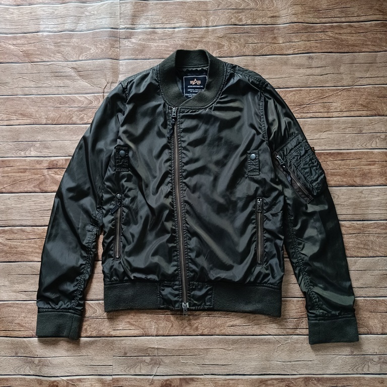 Jacket ALPHA INDUSTRIES x AND A dark green S