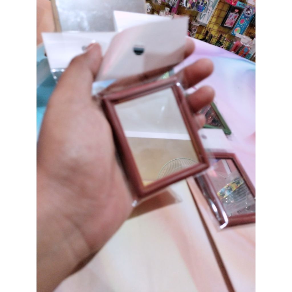 kaca saku,kaca kotak,cermin kecil