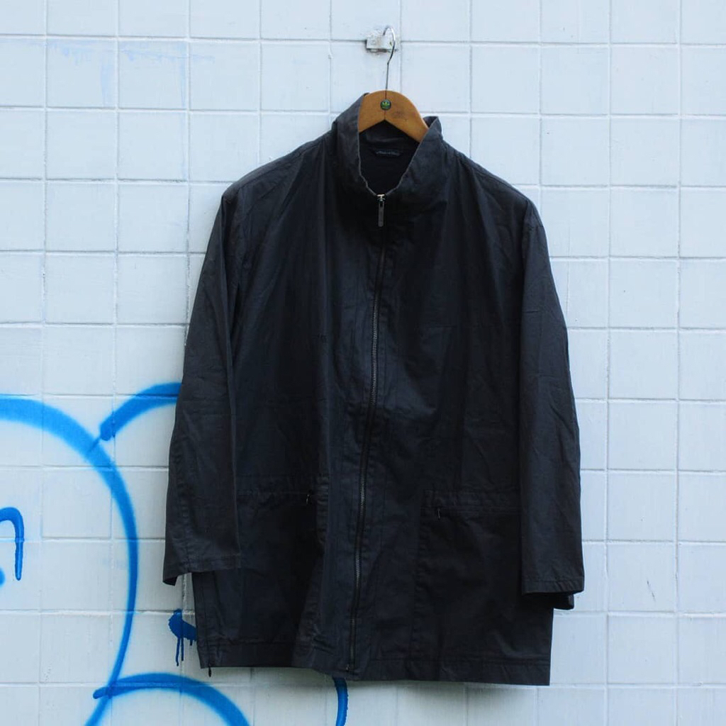 Francesco Smalto Paris black coat jacket  More much pocket  Nylon material  Made in Italy Size 50 / 