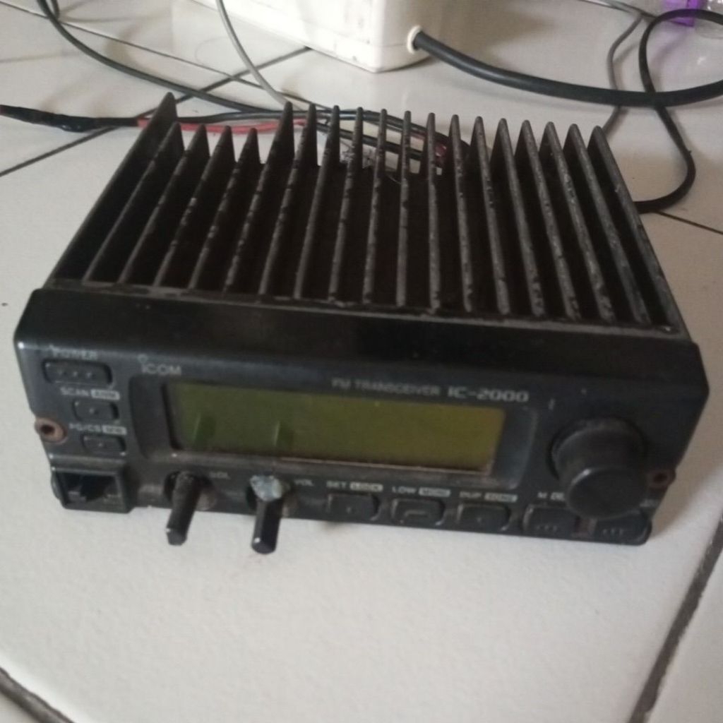 rig IC 2000 icom Tampa final.risip ok..potensio volume rusak kadang ada suara kadang hilang