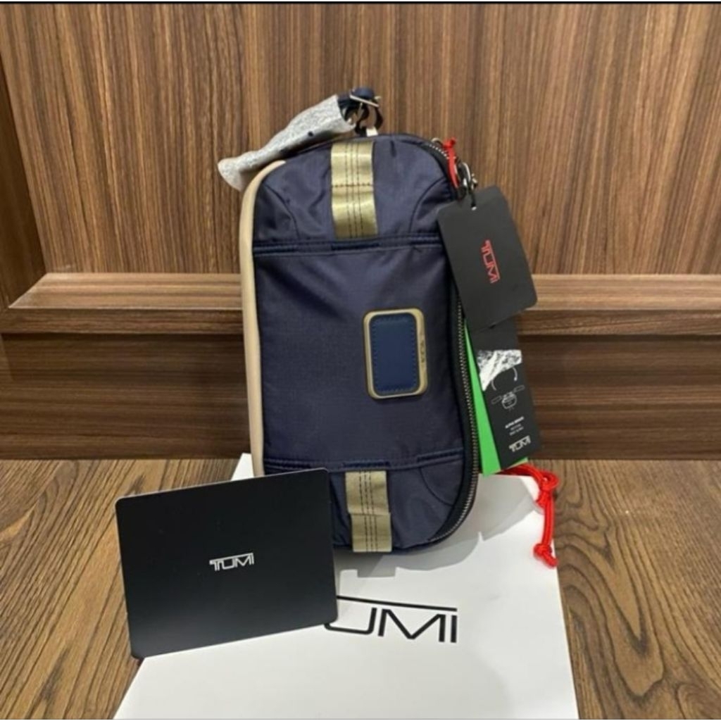 Tumi Peyton Sling Bag Original Asli