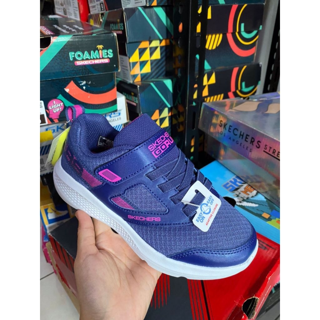 Sepatu skechers kids go run 303932
