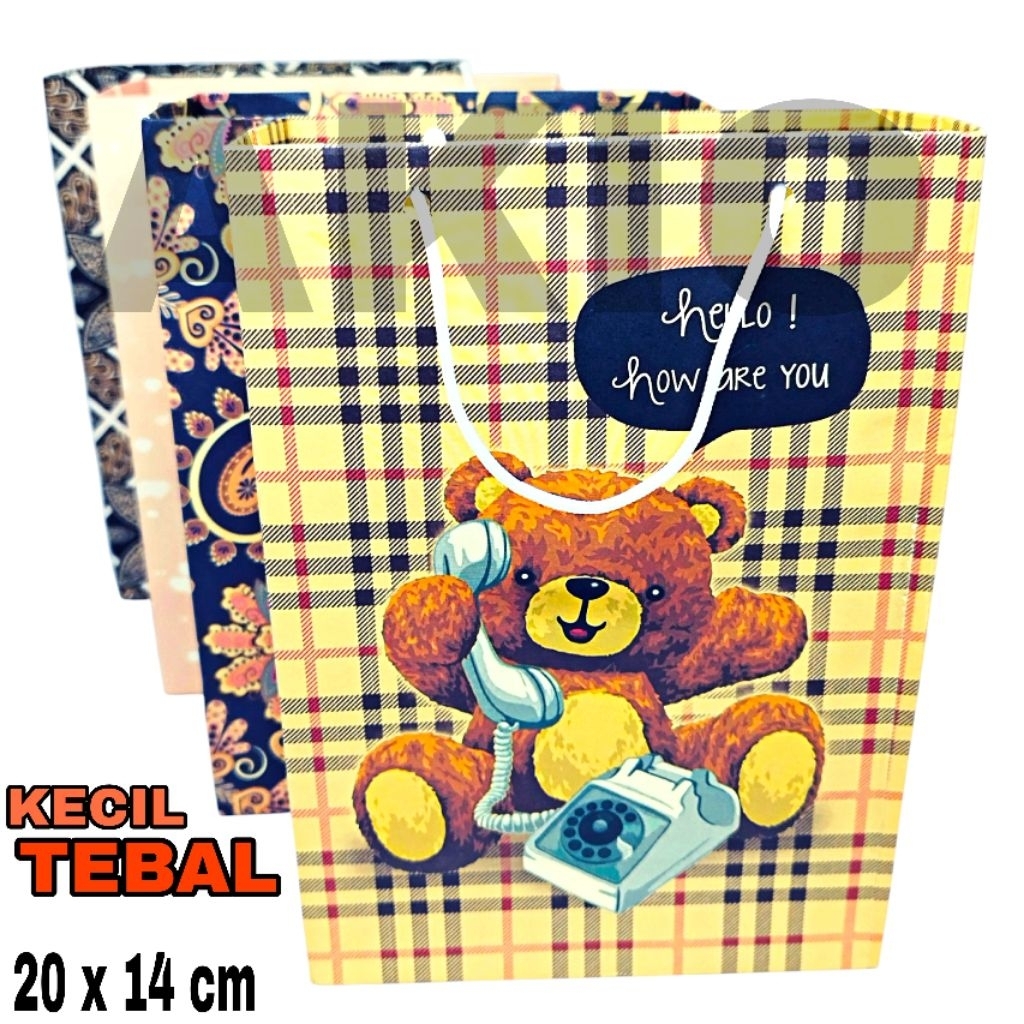 Paper Bag Tas Kertas Mini Kecil TEBAL Karakter Motif BERUANG BEAR BUNGA BATIK 20x14 cm PB SAGITA Goo