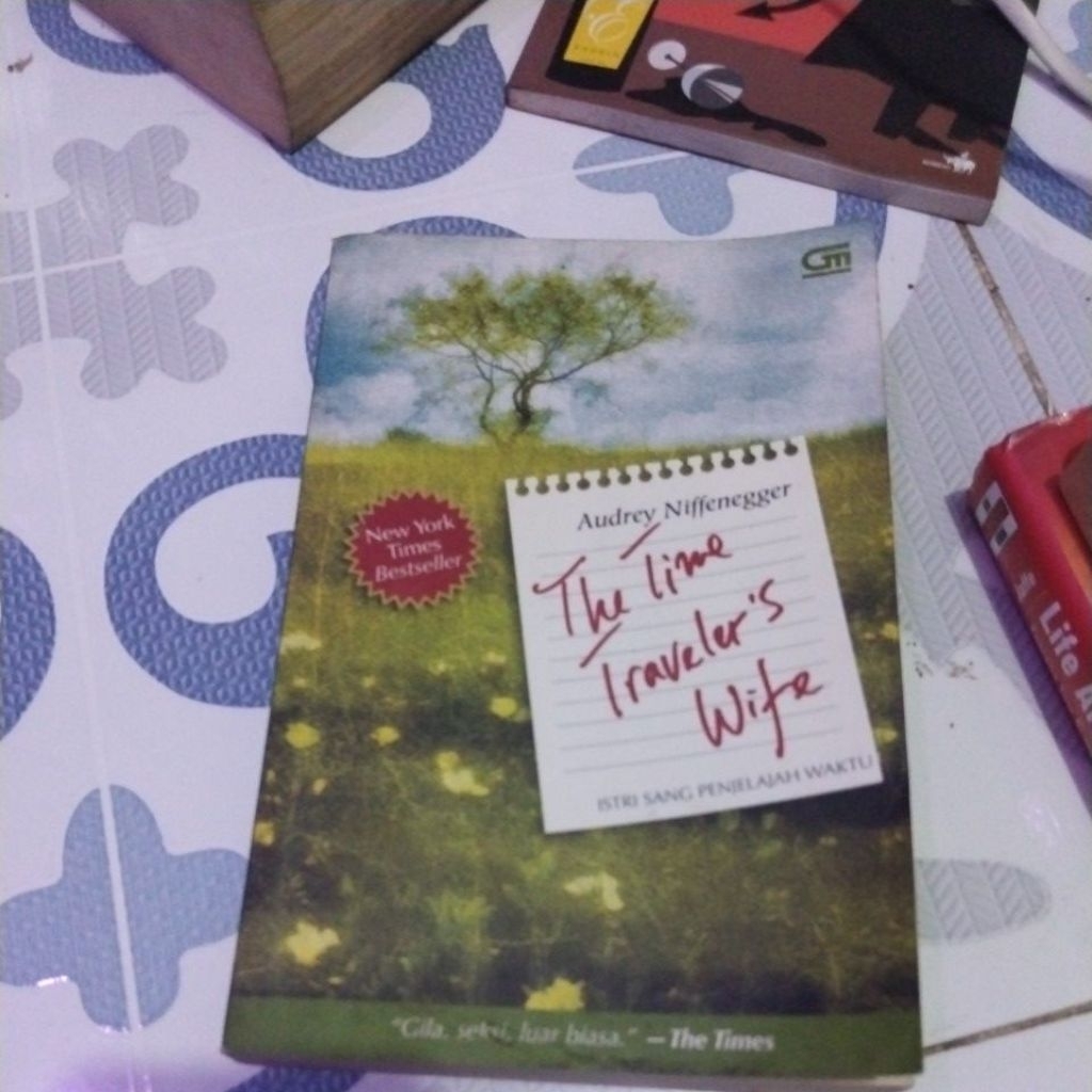 NOVEL THE TIME TRAVELERS WIFE( istri sang penjelajah waktu) original