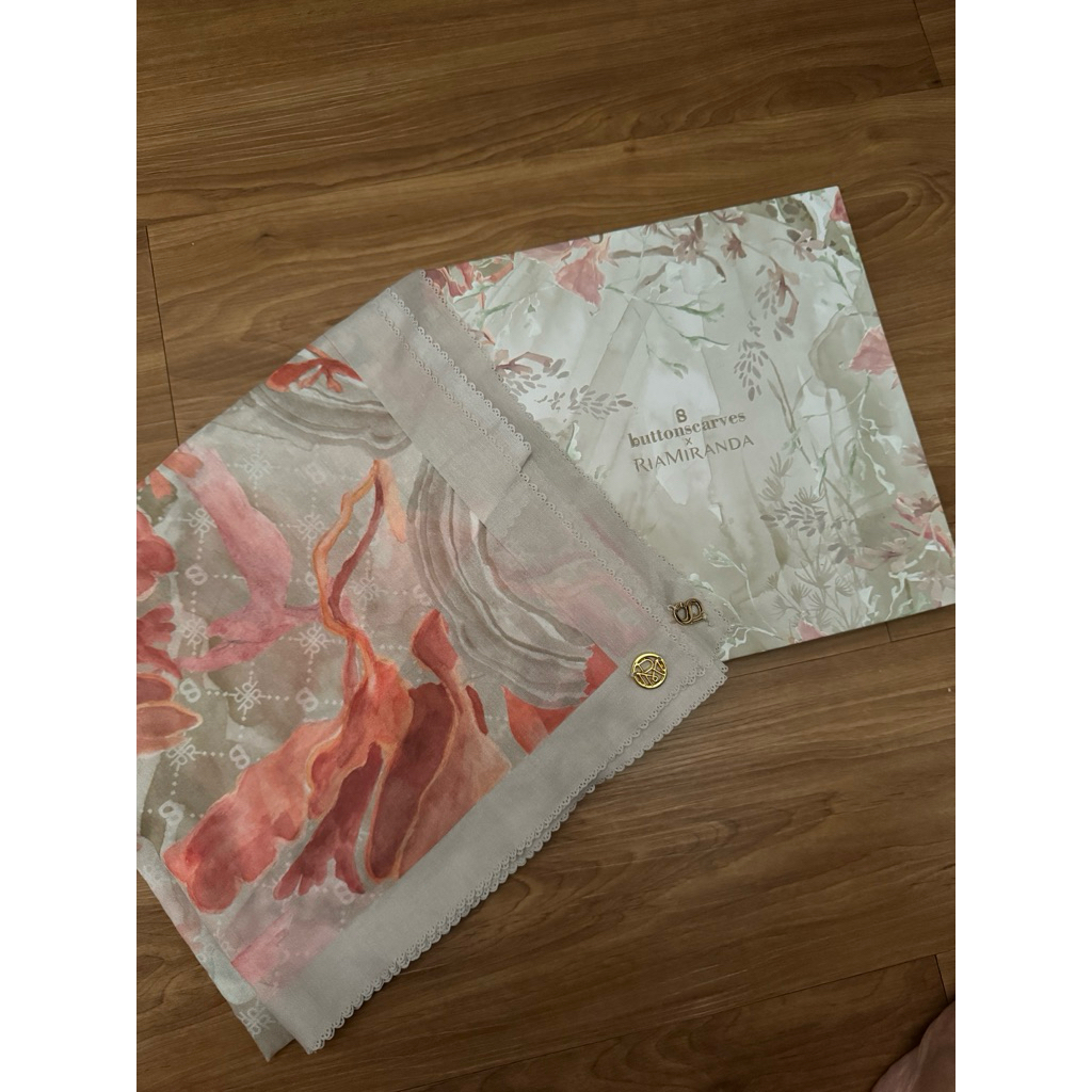 preloved buttonscarves xanadu series abalone ria miranda