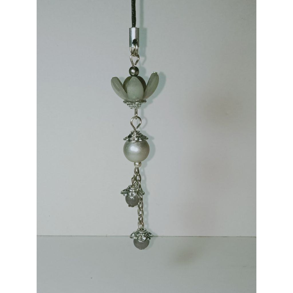 Gantungan kunci, Gantungan HP, Gantungan tas dompet dll gantungan simpel elegan cantik manik bunga l