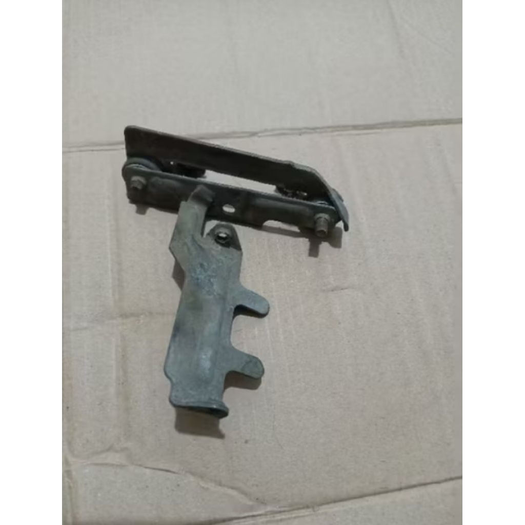 bracket atau dudukan pangkon coil Yamaha Mio sporti seken orginal cabutan