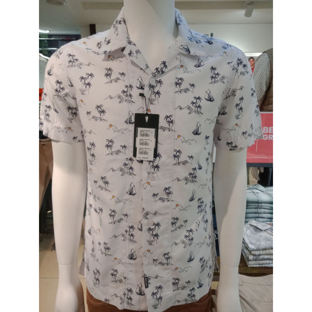 WATCHOUT Kemeja Pendek Hawai Printing Slim Fit