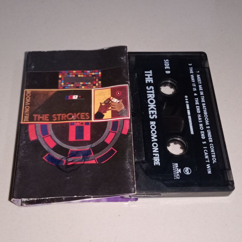 Kaset The Strokes - Room Of Fire