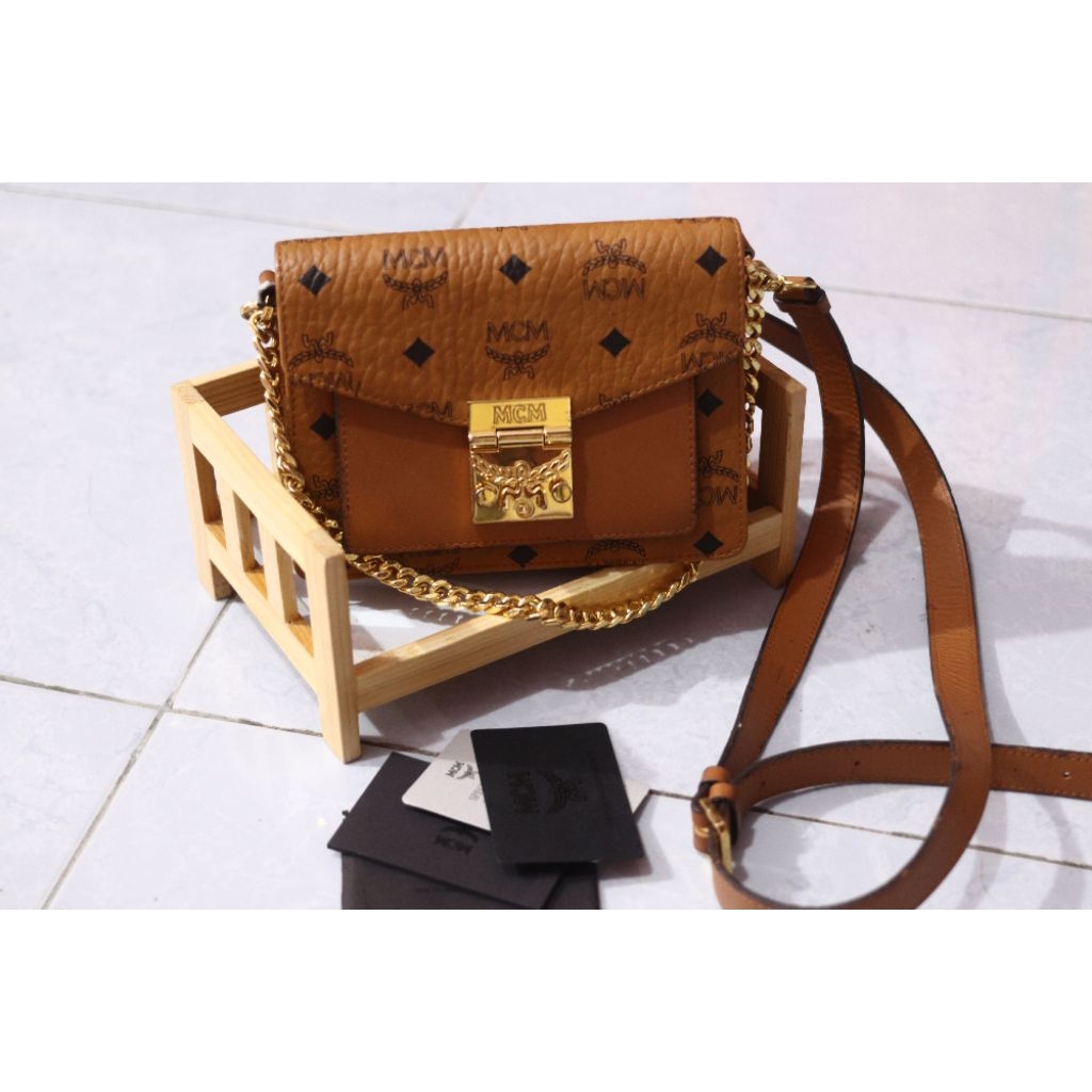 prelove Authentic tas mcm patricia mini crosbody kondisi 95% no defec