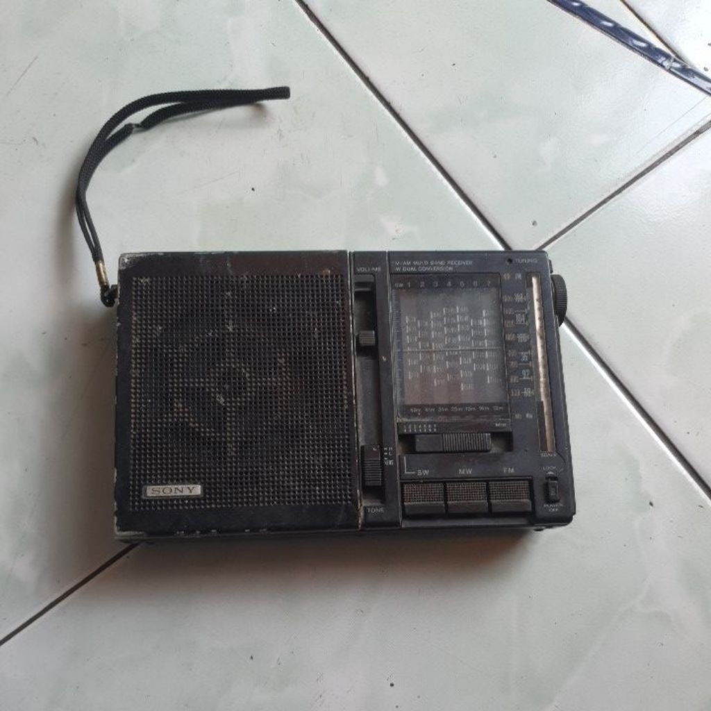 RADIO SONY ICF7600AW