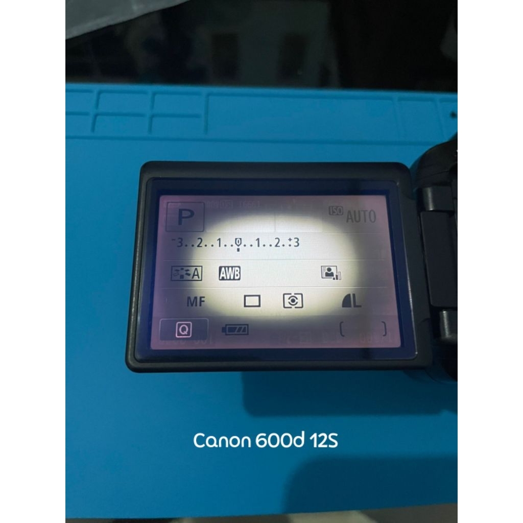 Layar LCD Canon EOS 600d (bekas & minus) 1