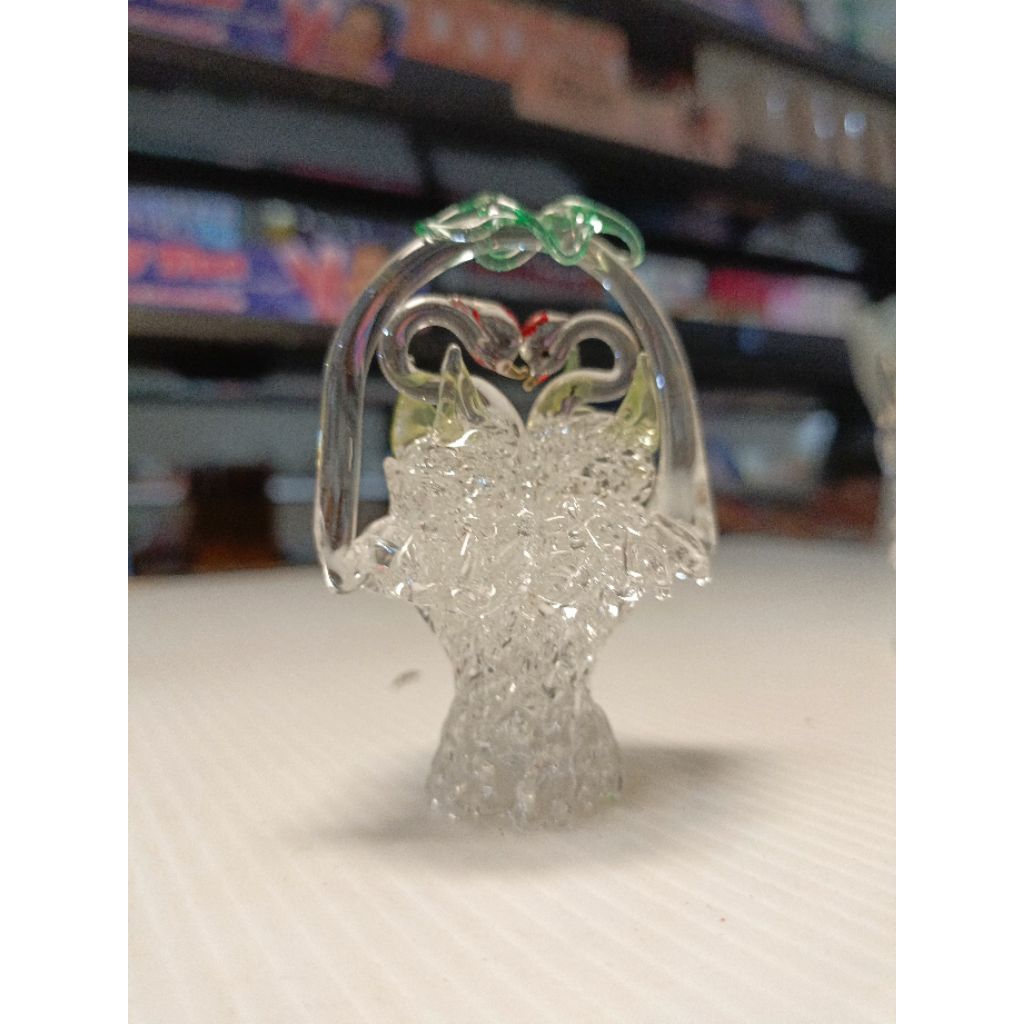 Hiasan Kristal Dua Angsa Lengkungan Hijau