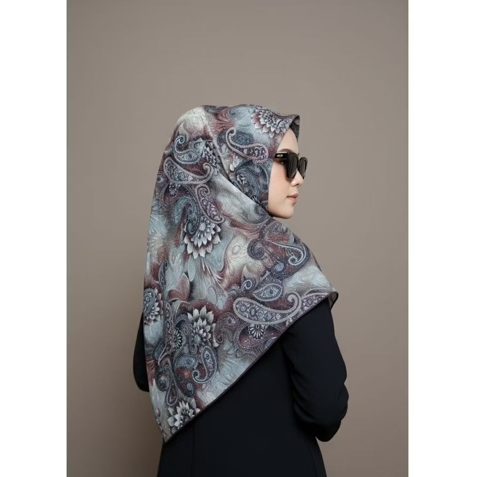 hijab motif coklat abu