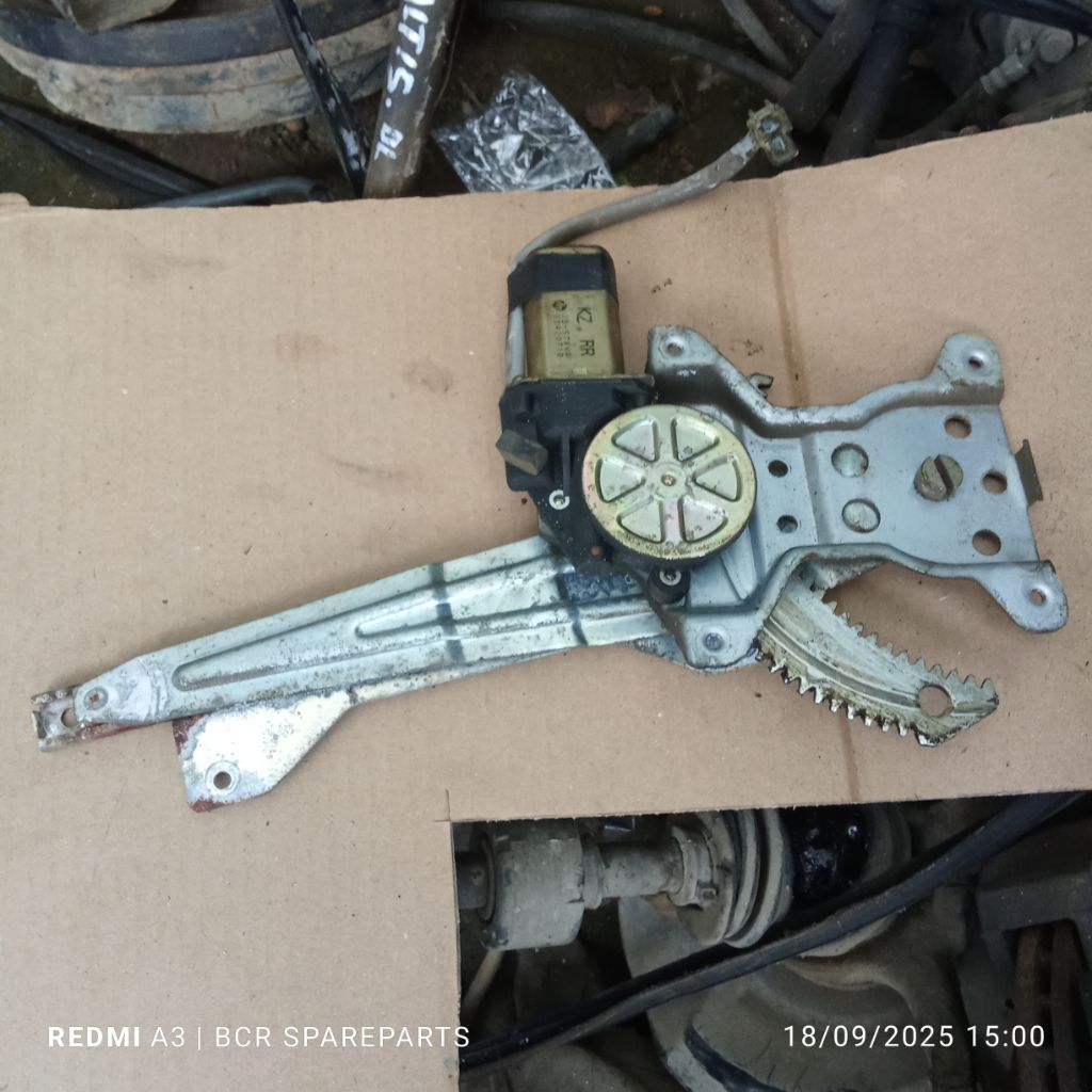 Regulator power window Mitshubishi Kuda belakang kanan
