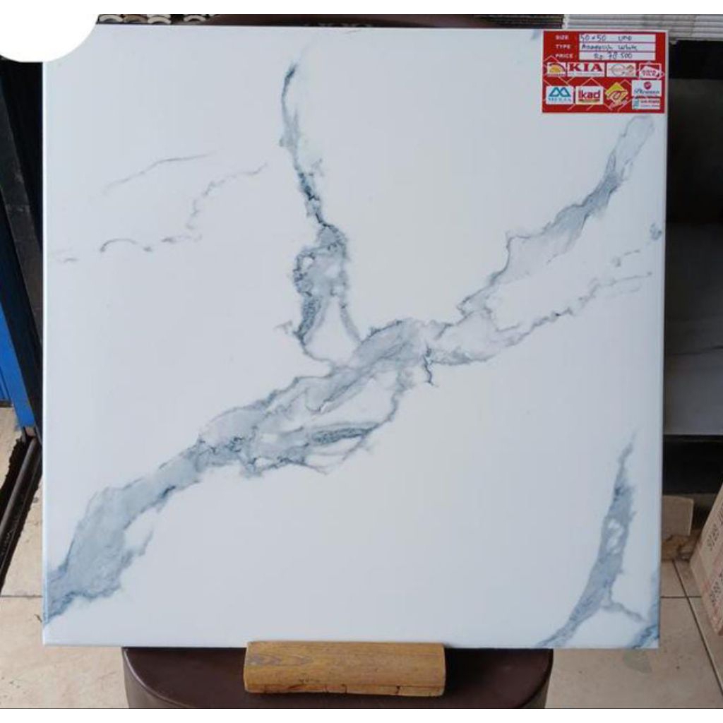 keramik Uno 50x50 anapolish white