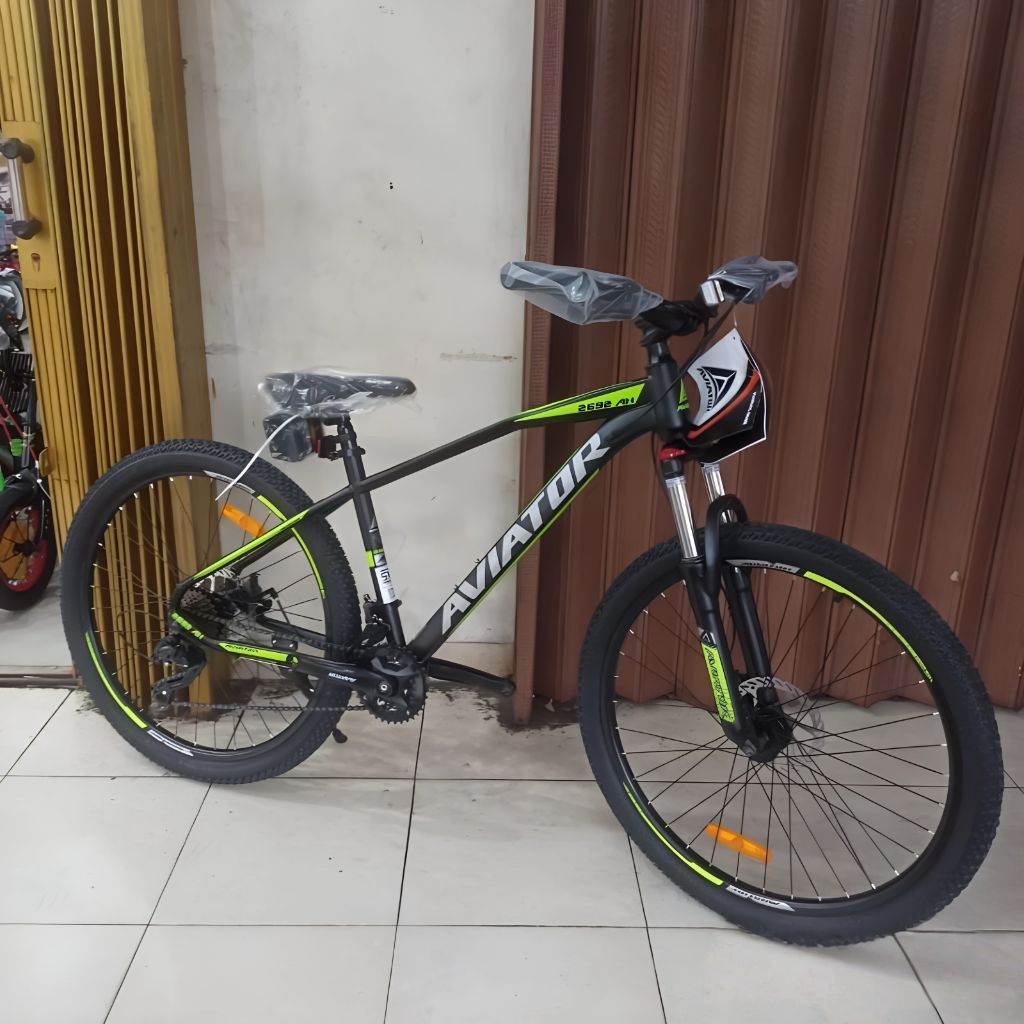 SEPEDA GUNUNG AVIATOR 2692 AH UKURAN 26 INCHI KONDISI BARU