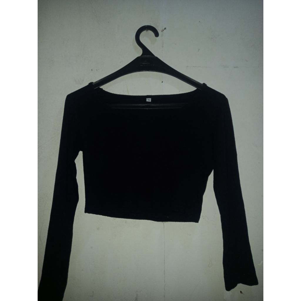 KaosCropTopLenganPanjang