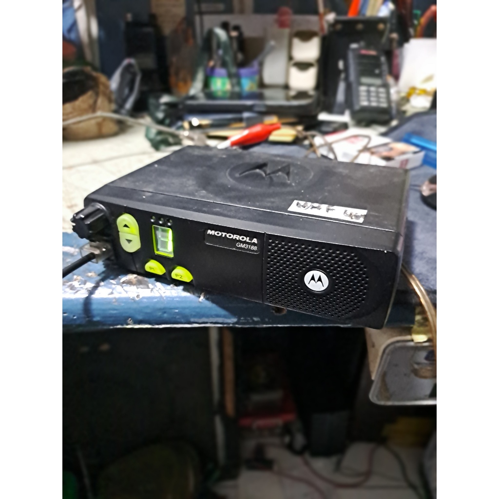 Radio Rig Motorola Gm3188 Uhf 400Mhz sd 460 Mhz Motorola GM 3188 UHf1 Power 28 Watt Kondisi Normal