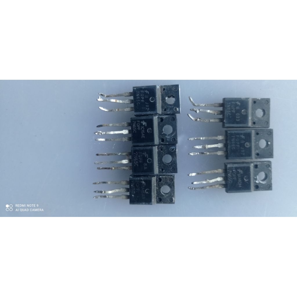 mosfet 7N65C bodi kecil(1pcs) seri random cabutan.