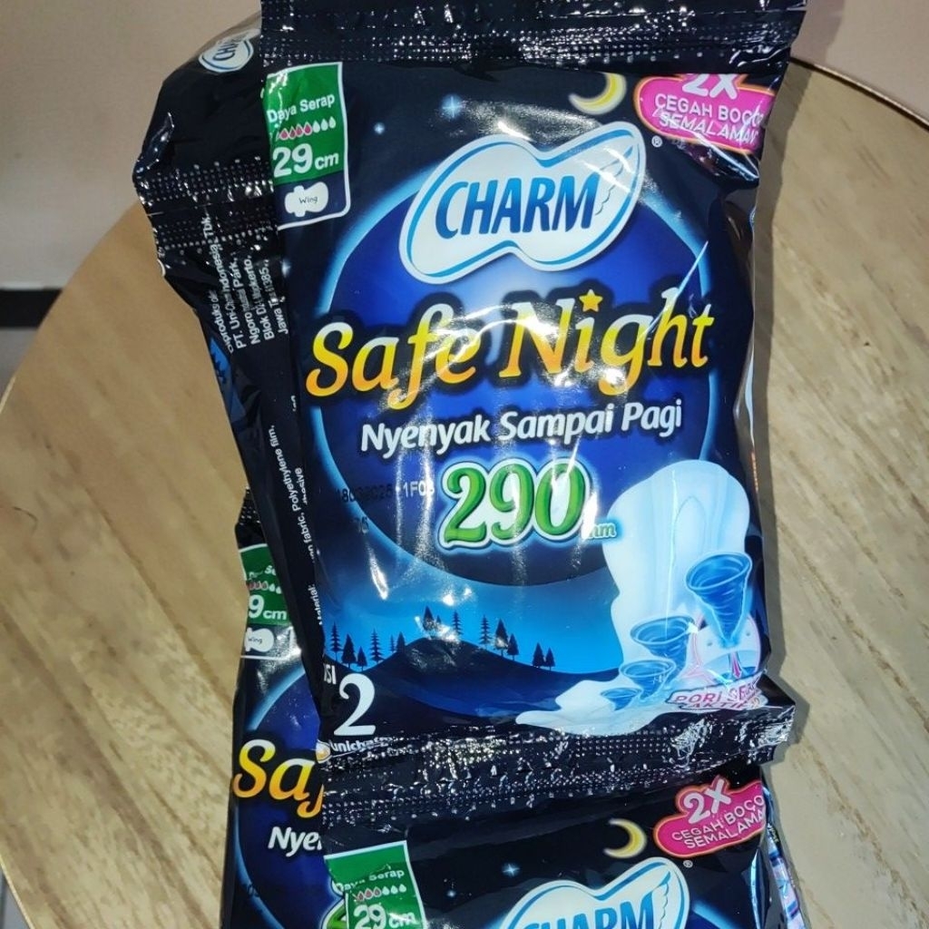 CHARM  pembalut wanita renteng isi 10