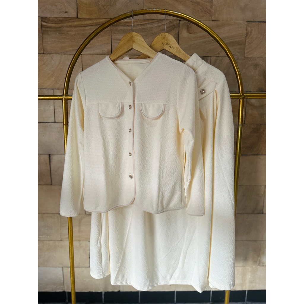 Setelan rok knit Clarke