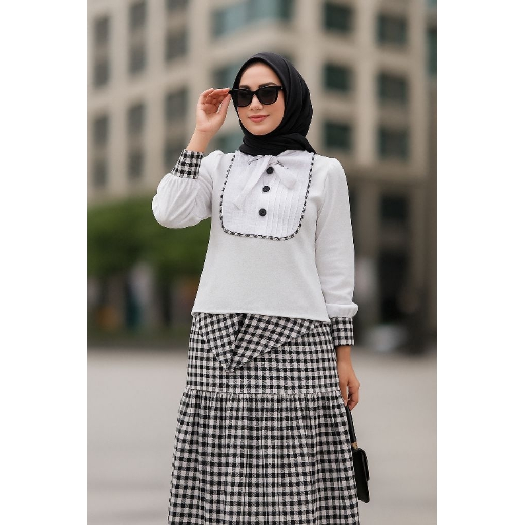 HamHan One Set White Opnaisel Kotak • One Set Kotak | baju wanita terbaru | baju wanita | kemeja wan