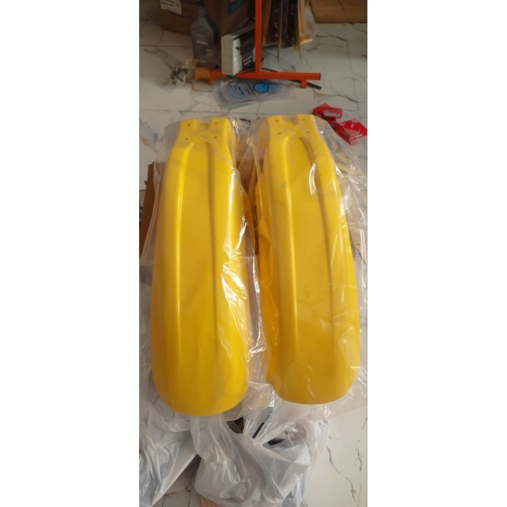spakbor depan/front fender rm125/250 vintage old polisport cocok untuk ts