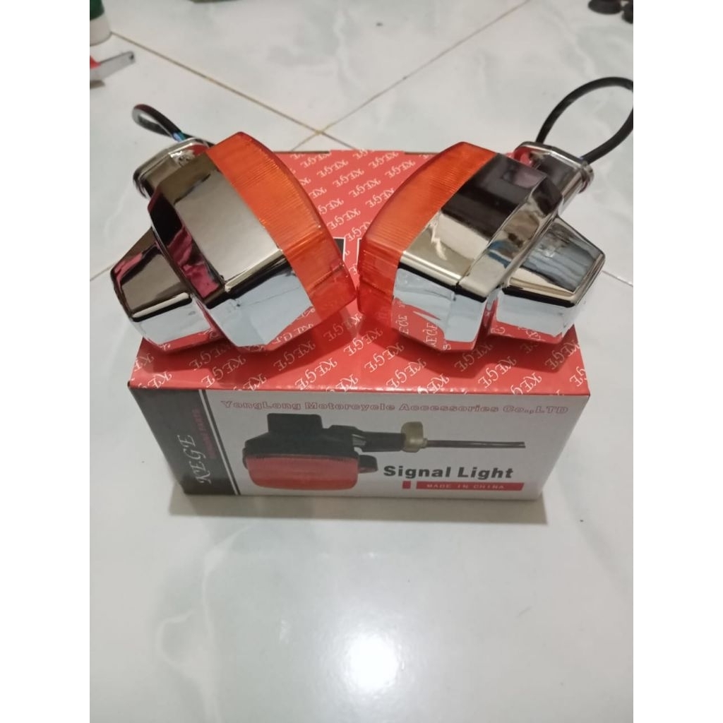 Lampu sein sen Suzuki fr80 a100 sepasang merk Kege