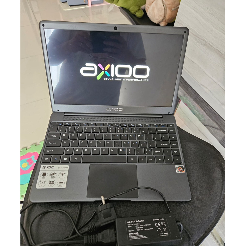 Axioo Slimbook 14 R5 AMD RYZEN 5 3500u RAM 8GB SSD 256GB 14inch