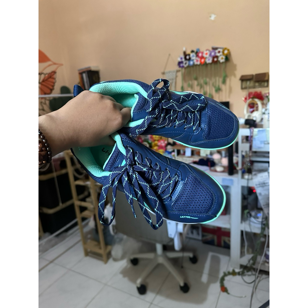 sepatu lining ultra power