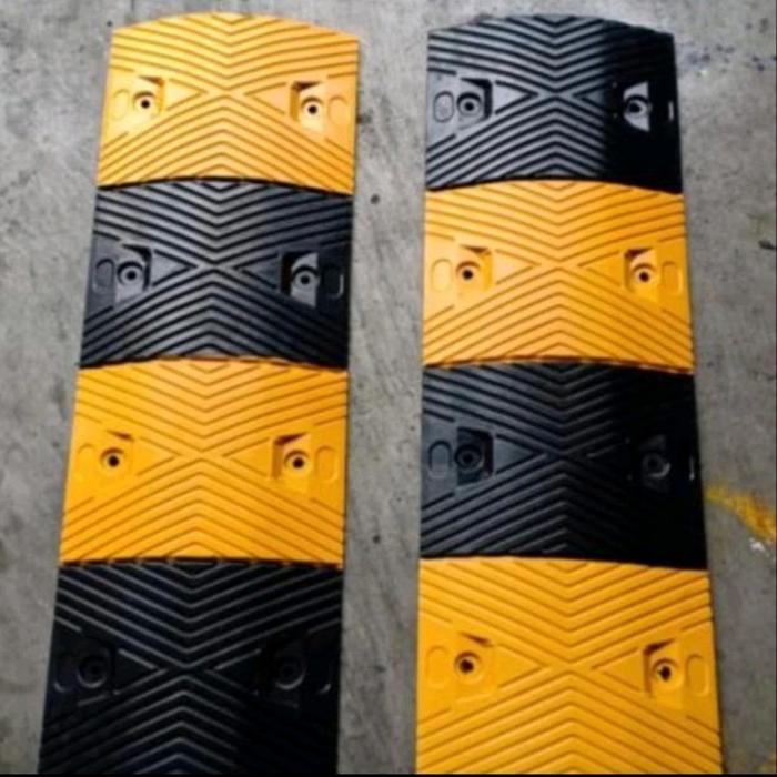 Rubber Speed Bump Polisi Tidur Karet 1Meter 5CM 4CM 50CM X 2 Hitam Kuning Rubber Speedhump 50cm Poli