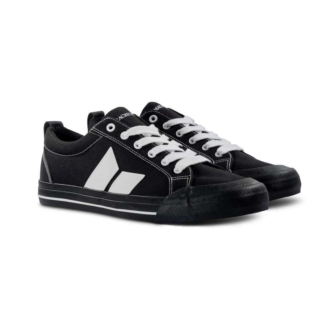 Macbeth Eliot Black/White with Stripe - Sepatu Casual Pria Original