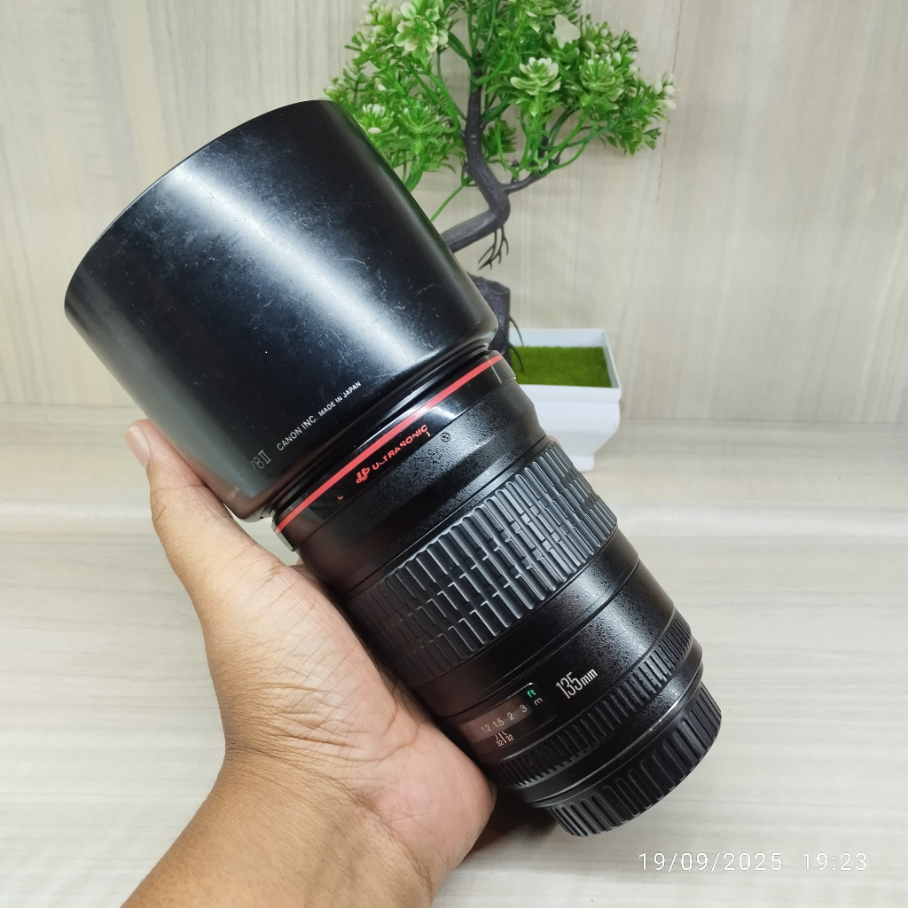 Canon EF 135mm F2 L USM