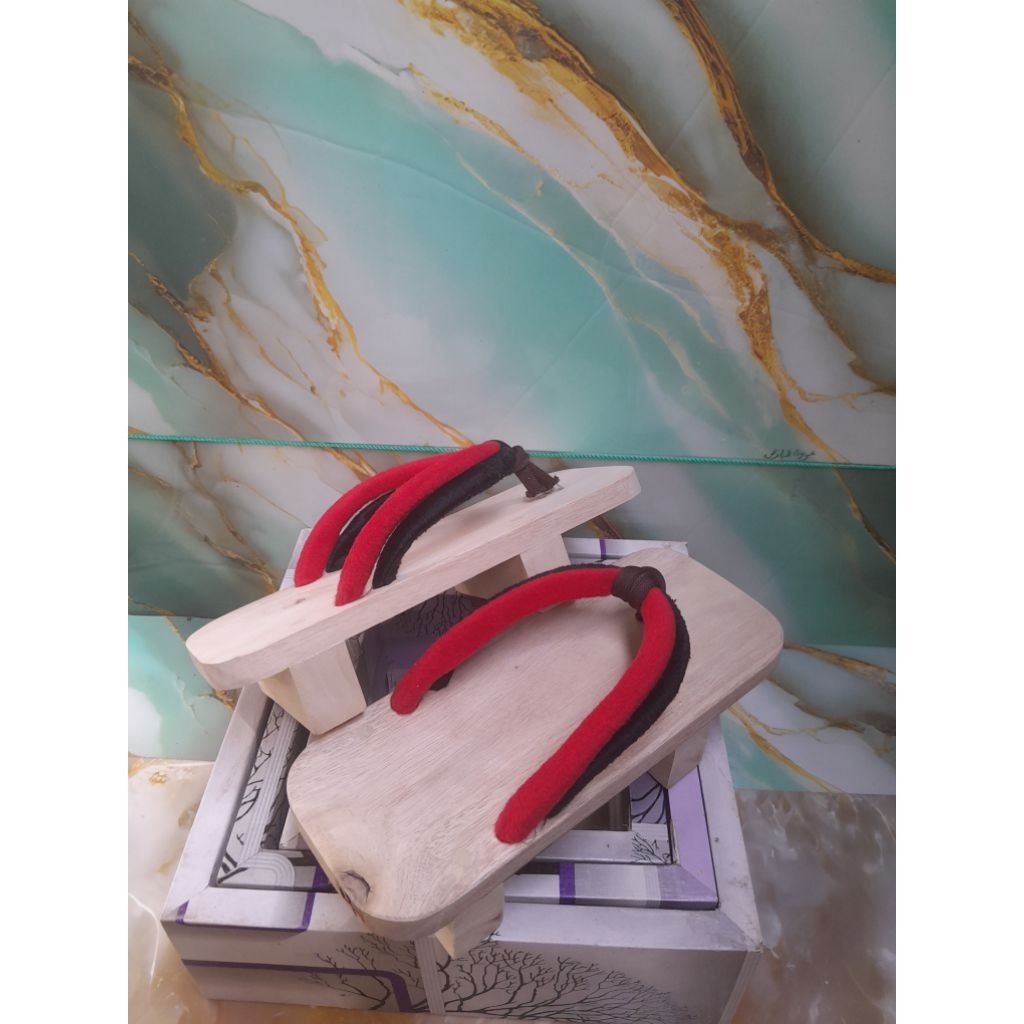 bakiak,sandal kayu,sandal jepang,kotak aga'bulat