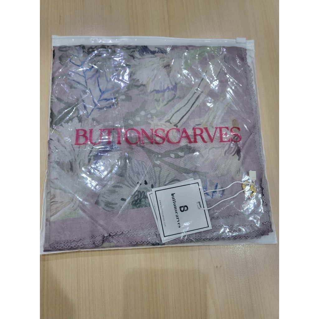 BUTTONSCARVES DAISY WHISTERIA RARE COLLECTIO SALE