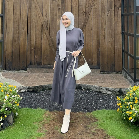 DISTRICT DEA - Vivi Batwing Dress - dress rajut lengan panjang model batwing - dress rajut polos - d