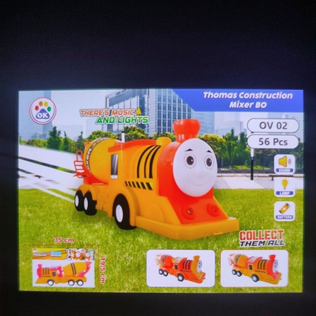 Kereta thomas bunyi dan ada lampunya