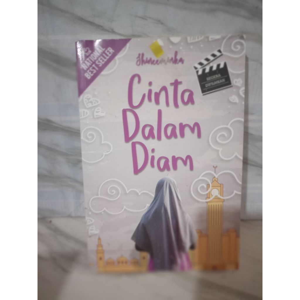 CINTA DALAM DIAM by shineeminka