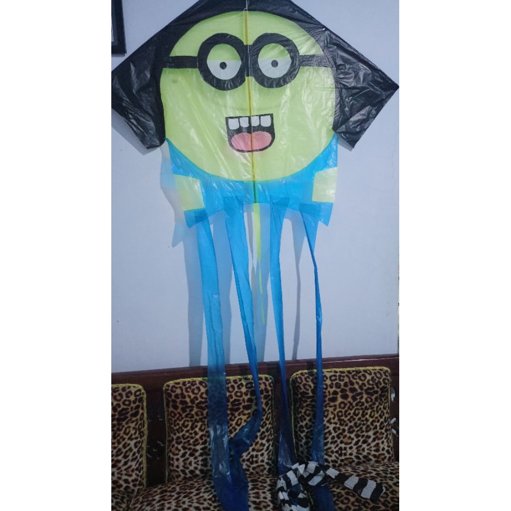 LAYANGAN MINION BESAR PLASTIK PREMIUM