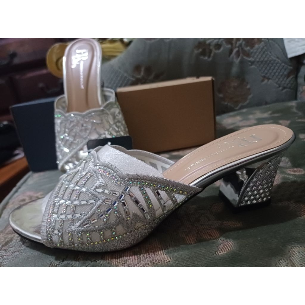 sepatu pesta Fransisca Renaldy