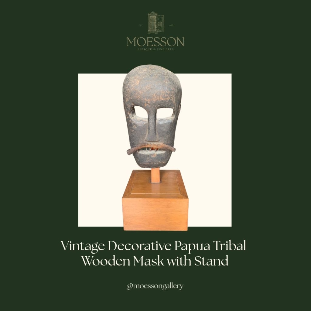 Topeng Kayu Papua Dekorasi Vintage dengan Stand Lawas Jadul Tua